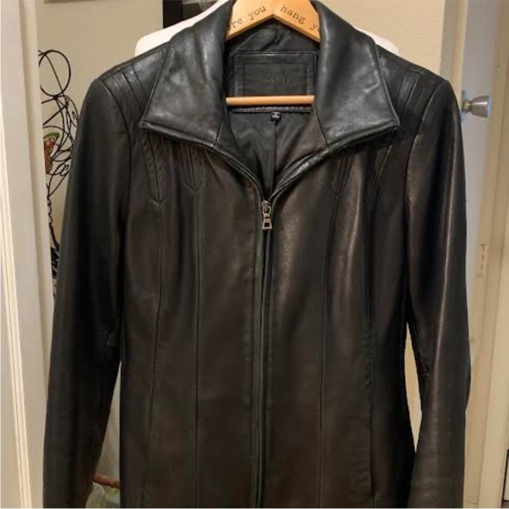 Avanti New York leather jacket zip up lined 100% leather worn once M